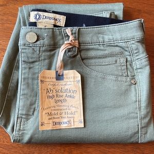 Democracy “Ab” solution ankle length pants